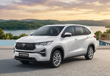 Innova Hycross Cab